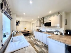 Dining Kitchen- click for photo gallery